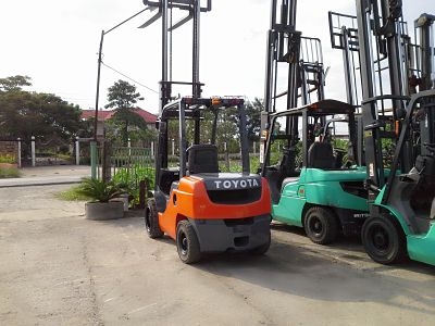 TOYOTA 8FD30 เกียร์ออร์โต้ เสาสูง4เมตร 3ตัน ดีเซล1DZ2 เครื่องสวย เกียร์ดี พร้อมใช้งาน ราคาต่อรองได้