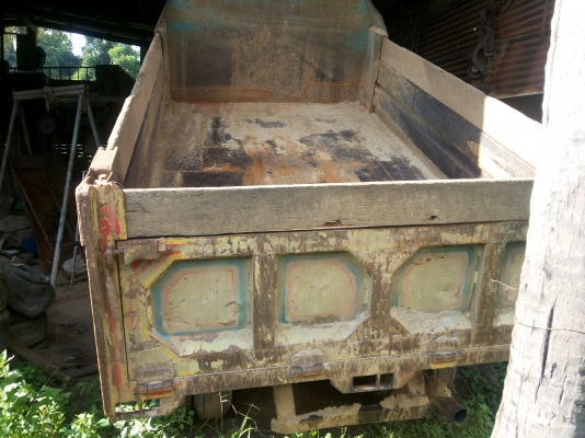 หกล้อดั้ม 5 คิว