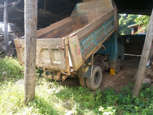 หกล้อดั้ม 5 คิว