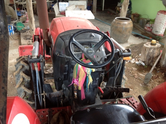 ขายรถไถ yanma 45 แรง สีแดง มีทะเบียน ใช้งานน้อย มีผานดัน