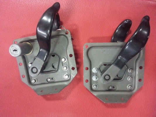 ขายกลอนประตูรถแลนด์โรเวอร์ ของใหม่ เพิ่งมาครับ