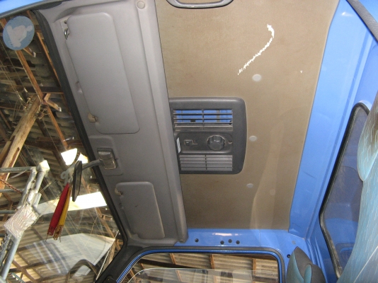 ขาย 6 ล้อดัมพ์ อีซูซุ NKR 130 แรง ปี 2003 สภาพสวย เครื่องแน่น คัสซีดี สนใจชมรถก่อนได้ครับ