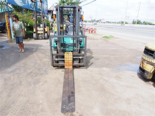 ** LOT 15/9/2556 ** MITSUBISHI FD25D-F18C เครื่องยนต์ดีเซล S4S เสา 3 เกียร์ ธรรมดา สนใจติดต่อ 083-062-0223