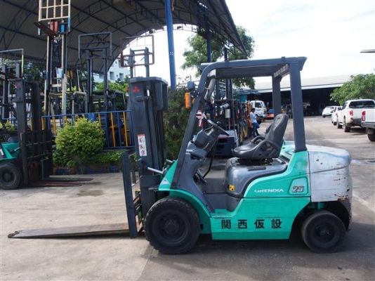 ** LOT 15/9/2556 ** MITSUBISHI FD25D-F18C เครื่องยนต์ดีเซล S4S เสา 3 เกียร์ ธรรมดา สนใจติดต่อ 083-062-0223