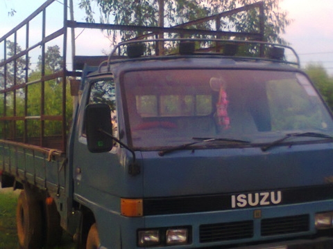 ขายด่วน ISUZU เครื่อง 4BD1 115 แรง  คัสซี NPR59L   เครื่องดี คัสซีสวย พวงมาลัยพาวเวอร์ ยาง 825/16เอกสารครบ รถใช้งานอยู่