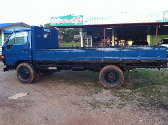 ขาย โตโยต้า WU 40 เครื่อง 13 B 110 แรง สนใจติดต่อ คุณตี๋ 085 2849088