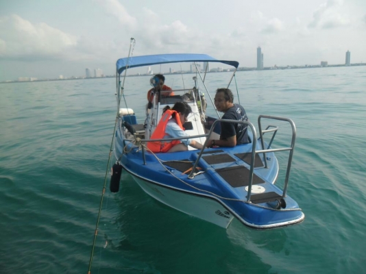 ขายเรือ Yamaha 19 ฟุต เครื่อง 85 ครับ ขายเรือ Yamaha 19 ฟุต เครื่อง 85 ครับ