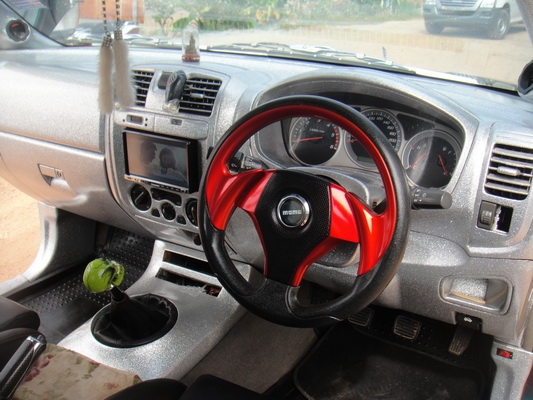 ขาย อีซูซุ  ดีแม็กซ์  ปี 05  เครื่อง 2500    สีม่วงเหลือบ  แม็กซ์ 18 ประตูปีกนก