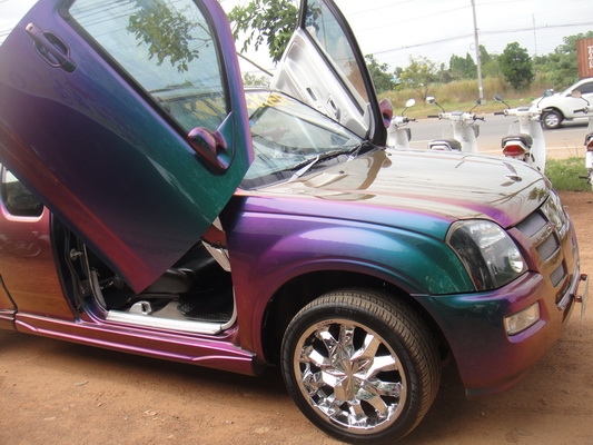 ขาย อีซูซุ  ดีแม็กซ์  ปี 05  เครื่อง 2500    สีม่วงเหลือบ  แม็กซ์ 18 ประตูปีกนก