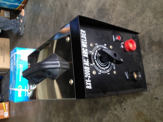 ตู้เชื่อม 250 แอมป์ 220V กรอบสเเตนเลส พร้อมอุปกรณ์ (ของใหม่) ตู้เชื่อม 250 แอมป์ 220V กรอบสเเตนเลส พร้อมอุปกรณ์ (ของใหม่)