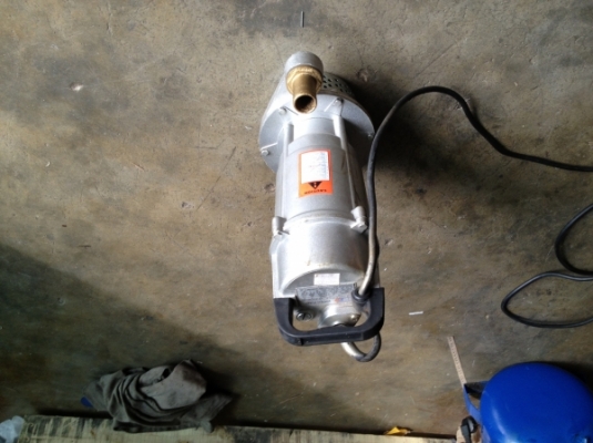 ปั้มจุ่มน้ำอลูมิเนียม 1.1/2" สายไฟยาว 8 ม. 220V 550W (ทองเเดงเเท้+ของใหม่)