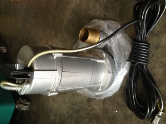 ปั้มจุ่มน้ำอลูมิเนียม 1.1/2" สายไฟยาว 8 ม. 220V 550W (ทองเเดงเเท้+ของใหม่)