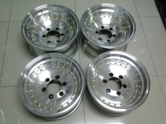 ลายตัน หมุดทอง สเป็กเทพ หน้า7นิ้ว ET-20 หลัง 8.5นิ้ว ET -27 6รู139.7 ล้อใหม่ ราคา 11000บาท