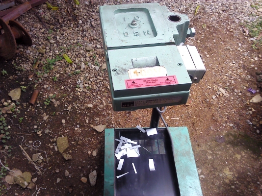 (มีVDO ทดสอบตัดให้ดู)เครื่องตัดแผ่นเหล็กไฟฟ้า ตัดได้หน้ากว้าง2 นิ้ว ตามในภาพใช้ไฟ100V. จากญี่ปุ่น(มีสองเครื่อง)