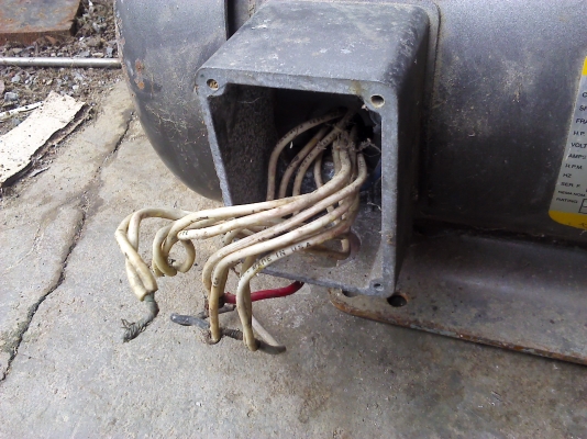 มอเตอร์3 แรง ของUSA. ต่อใช้ไฟได้ทุกแรงคันไฟฟ้าตั้งแต่ 115-575V. ไฟบ้านเราก็ต่อได้