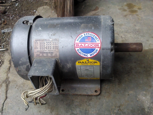 มอเตอร์3 แรง ของUSA. ต่อใช้ไฟได้ทุกแรงคันไฟฟ้าตั้งแต่ 115-575V. ไฟบ้านเราก็ต่อได้