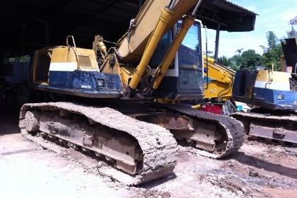 KOMATSU PC 200-5 พร้อมหัวเจาะ
