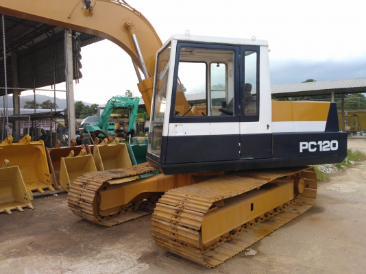 KOMATSU PC 120-3