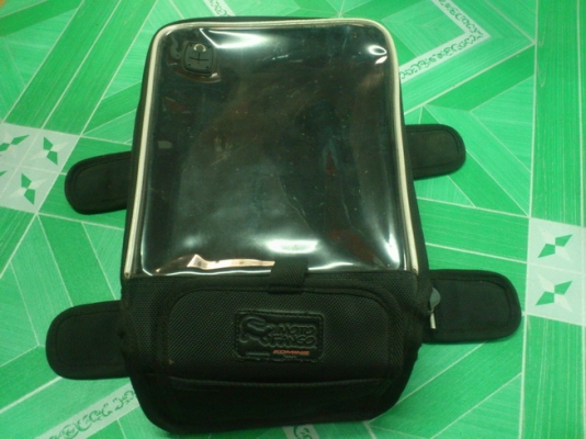 กระเป๋าแม่เหล็กติดถังน้ำมัน KOMINE 900 บาท