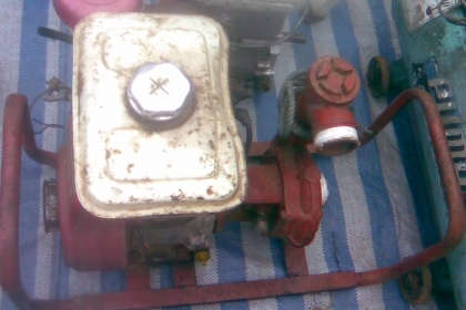 เครื่องสูบน้ำฮอนด้า 5.5 แรงสภาพพร้อมใช้งานครับเป็นเครื่องฮอนด้าขนาด 5.5 แรงครับสตาสง่ายครับราคานี้คุ้มครับ