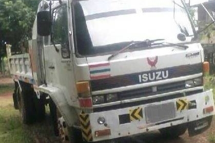 ***ขายแล้วครับขอบคุณ Truck2hand ขาย6ล้อดั๊มดินสภาพดีราคาเบาๆ ISUZU FSR 165 6BD1 เครื่องแน่นดีแรงอึด ช่วงล่างคัสซีดีไม่ปะไม่ดาม กระบะดั๊มเหล็ก6ตัน 3.80ม.ยิงหน้า สภาพดี เบรคธรรมดา หัวดีภายในคอนโซลครบ ยาง900ขอบ20สภาพดี6เส้น พร้อมใช้ พร้อมลุยงาน เอกสารเล่มทะเ