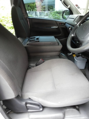 2011 TOYOTA HIACE COMMUTER สีขาว เกียร์ธรรมดา เครื่องเบนซิน 2.7 vvt-i CNG 2 ถังจากบริษัท รถมือ 1 ออกป้ายแดง 1,079,0000 2011 TOYOTA HIACE COMMUTER สีขาว เกียร์ธรรมดา เครื่องเบนซิน 2.7 vvt-i CNG 2 ถังจากบริษัท รถมือ 1 ออกป้ายแดง 1,079,0000