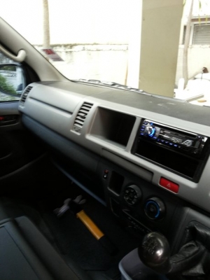 2011 TOYOTA HIACE COMMUTER สีขาว เกียร์ธรรมดา เครื่องเบนซิน 2.7 vvt-i CNG 2 ถังจากบริษัท รถมือ 1 ออกป้ายแดง 1,079,0000 2011 TOYOTA HIACE COMMUTER สีขาว เกียร์ธรรมดา เครื่องเบนซิน 2.7 vvt-i CNG 2 ถังจากบริษัท รถมือ 1 ออกป้ายแดง 1,079,0000