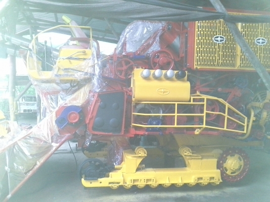 ขายแล้วครับ ไปเกี่ยวข้าวงามสุรินทร์  KM 48  12 (HT) นอก 235 แรง อุ้ม 2.5 ตัน หน้าเกี่ยว 3 เมตร รถใช้ได้เพราะทำใหม่หมดเลยครับ สนใจราคาต่อรองได้ครับ