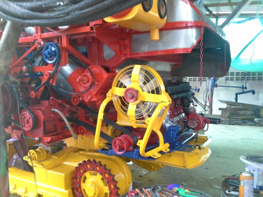 ขายแล้วครับ ไปเกี่ยวข้าวงามสุรินทร์  KM 48  12 (HT) นอก 235 แรง อุ้ม 2.5 ตัน หน้าเกี่ยว 3 เมตร รถใช้ได้เพราะทำใหม่หมดเลยครับ สนใจราคาต่อรองได้ครับ