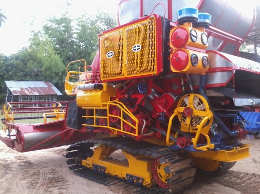 ขายแล้วครับ ไปเกี่ยวข้าวงามสุรินทร์  KM 48  12 (HT) นอก 235 แรง อุ้ม 2.5 ตัน หน้าเกี่ยว 3 เมตร รถใช้ได้เพราะทำใหม่หมดเลยครับ สนใจราคาต่อรองได้ครับ