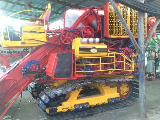 ขายแล้วครับ ไปเกี่ยวข้าวงามสุรินทร์  KM 48  12 (HT) นอก 235 แรง อุ้ม 2.5 ตัน หน้าเกี่ยว 3 เมตร รถใช้ได้เพราะทำใหม่หมดเลยครับ สนใจราคาต่อรองได้ครับ