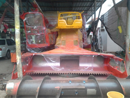 ขายแล้วครับ ไปเกี่ยวข้าวงามสุรินทร์  KM 48  12 (HT) นอก 235 แรง อุ้ม 2.5 ตัน หน้าเกี่ยว 3 เมตร รถใช้ได้เพราะทำใหม่หมดเลยครับ สนใจราคาต่อรองได้ครับ