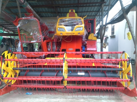 ขายแล้วครับ ไปเกี่ยวข้าวงามสุรินทร์  KM 48  12 (HT) นอก 235 แรง อุ้ม 2.5 ตัน หน้าเกี่ยว 3 เมตร รถใช้ได้เพราะทำใหม่หมดเลยครับ สนใจราคาต่อรองได้ครับ