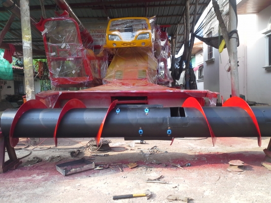 ขายแล้วครับ ไปเกี่ยวข้าวงามสุรินทร์  KM 48  12 (HT) นอก 235 แรง อุ้ม 2.5 ตัน หน้าเกี่ยว 3 เมตร รถใช้ได้เพราะทำใหม่หมดเลยครับ สนใจราคาต่อรองได้ครับ