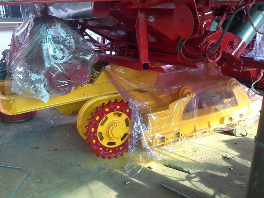 ขายแล้วครับ ไปเกี่ยวข้าวงามสุรินทร์  KM 48  12 (HT) นอก 235 แรง อุ้ม 2.5 ตัน หน้าเกี่ยว 3 เมตร รถใช้ได้เพราะทำใหม่หมดเลยครับ สนใจราคาต่อรองได้ครับ