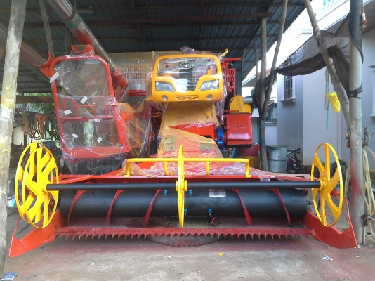 ขายแล้วครับ ไปเกี่ยวข้าวงามสุรินทร์  KM 48  12 (HT) นอก 235 แรง อุ้ม 2.5 ตัน หน้าเกี่ยว 3 เมตร รถใช้ได้เพราะทำใหม่หมดเลยครับ สนใจราคาต่อรองได้ครับ