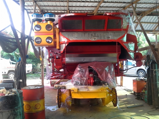 ขายแล้วครับ ไปเกี่ยวข้าวงามสุรินทร์  KM 48  12 (HT) นอก 235 แรง อุ้ม 2.5 ตัน หน้าเกี่ยว 3 เมตร รถใช้ได้เพราะทำใหม่หมดเลยครับ สนใจราคาต่อรองได้ครับ