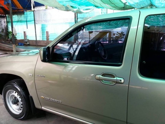 ต้องการขายครับ เชพโลเลต สภาพสวยครับ ปี 2004 ครับ