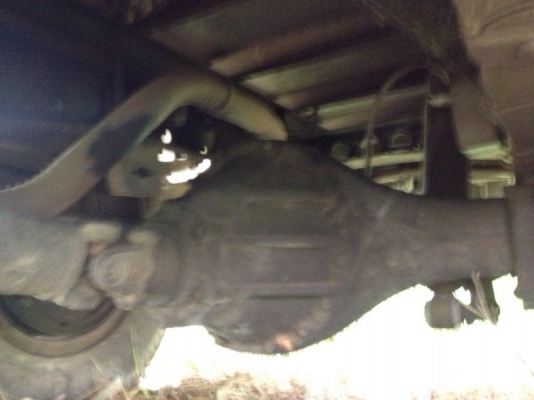 รถอีซูซุ 6 ล้อ ตู้เย็น เปลื่ยนเครื่อง 110 แรงม้า  สนใจติดต่อ 081 - 6079515