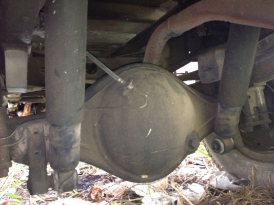 รถอีซูซุ 6 ล้อ ตู้เย็น เปลื่ยนเครื่อง 110 แรงม้า  สนใจติดต่อ 081 - 6079515