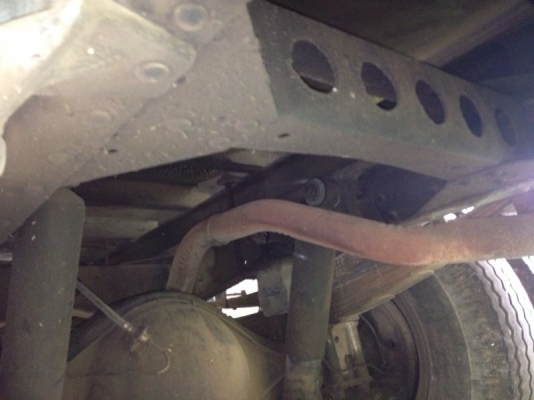 รถอีซูซุ 6 ล้อ ตู้เย็น เปลื่ยนเครื่อง 110 แรงม้า  สนใจติดต่อ 081 - 6079515