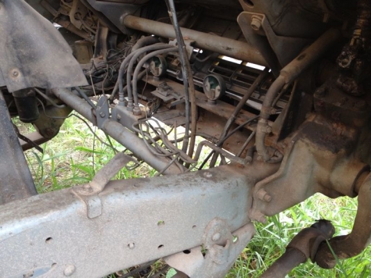 รถอีซูซุ 6 ล้อ ตู้เย็น เปลื่ยนเครื่อง 110 แรงม้า  สนใจติดต่อ 081 - 6079515