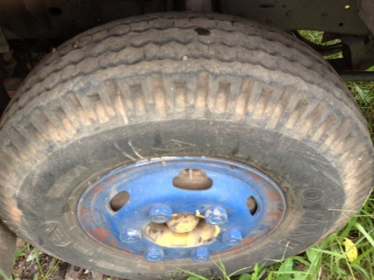 รถอีซูซุ 6 ล้อ ตู้เย็น เปลื่ยนเครื่อง 110 แรงม้า  สนใจติดต่อ 081 - 6079515