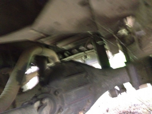 รถอีซูซุ 6 ล้อ ตู้เย็น เปลื่ยนเครื่อง 110 แรงม้า  สนใจติดต่อ 081 - 6079515