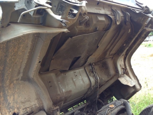 รถอีซูซุ 6 ล้อ ตู้เย็น เปลื่ยนเครื่อง 110 แรงม้า  สนใจติดต่อ 081 - 6079515