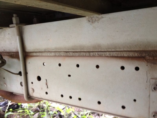 รถอีซูซุ 6 ล้อ ตู้เย็น เปลื่ยนเครื่อง 110 แรงม้า  สนใจติดต่อ 081 - 6079515