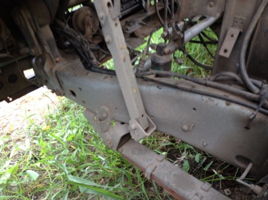 รถอีซูซุ 6 ล้อ ตู้เย็น เปลื่ยนเครื่อง 110 แรงม้า  สนใจติดต่อ 081 - 6079515