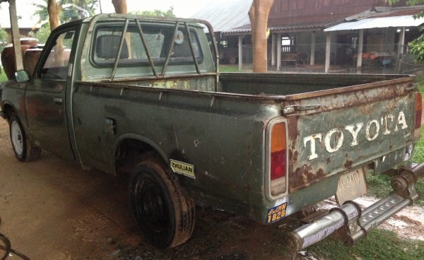 TOYOTA HILUX RN20 เบนซิล สภาพดีสุดๆ เครื่องแห้งแรงดีเดิมๆ ภายในคอนโซลสวยครบ ระบบไฟครบพร้อม ขับง่ายสตาร์ทง่ายคล่องตัว กระบะ 4 ขอสภาพดีมีผุบ้างเล็กน้อย ช่วงล่างแน่นดียางสภาพดี 60\% พร้อมใช้งาน เอกสารทะเบียนครบพร้อม ราคาต่อรองได้ครับ