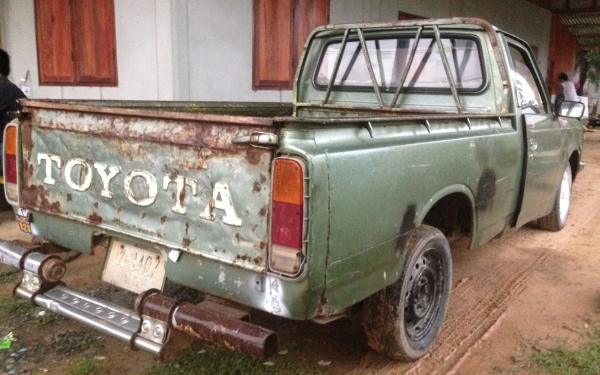 TOYOTA HILUX RN20 เบนซิล สภาพดีสุดๆ เครื่องแห้งแรงดีเดิมๆ ภายในคอนโซลสวยครบ ระบบไฟครบพร้อม ขับง่ายสตาร์ทง่ายคล่องตัว กระบะ 4 ขอสภาพดีมีผุบ้างเล็กน้อย ช่วงล่างแน่นดียางสภาพดี 60\% พร้อมใช้งาน เอกสารทะเบียนครบพร้อม ราคาต่อรองได้ครับ