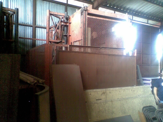 ลิฟท์ก่อสร้าง